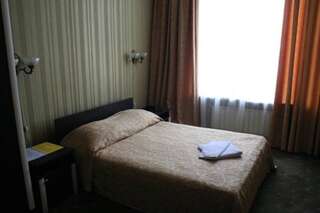 Гостиница Калуга-Холидей Калуга  Стандартный двухместный номер с 1 кроватью или 2 отдельными кроватями -4